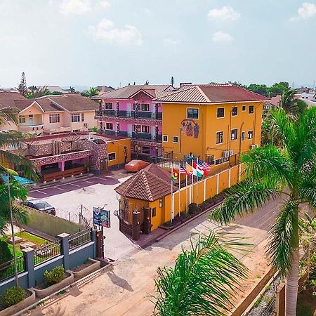 Hilton View Hotel Ogbodjo Экстерьер фото