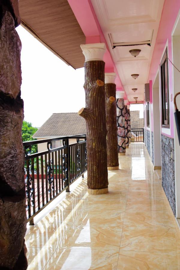 Hilton View Hotel Ogbodjo Экстерьер фото